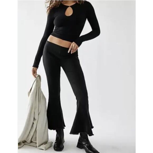 Women's Free People Curvy Last Dance Crop Flare Raw Hem Pull On size 34 Grunge - Picture 1 of 5